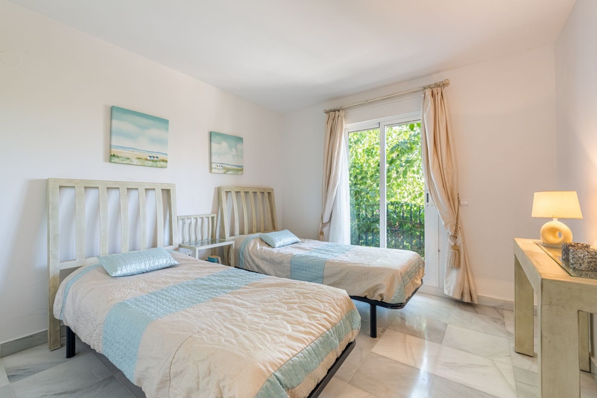 Resale - Town house - Marbella - Nueva Andalucía