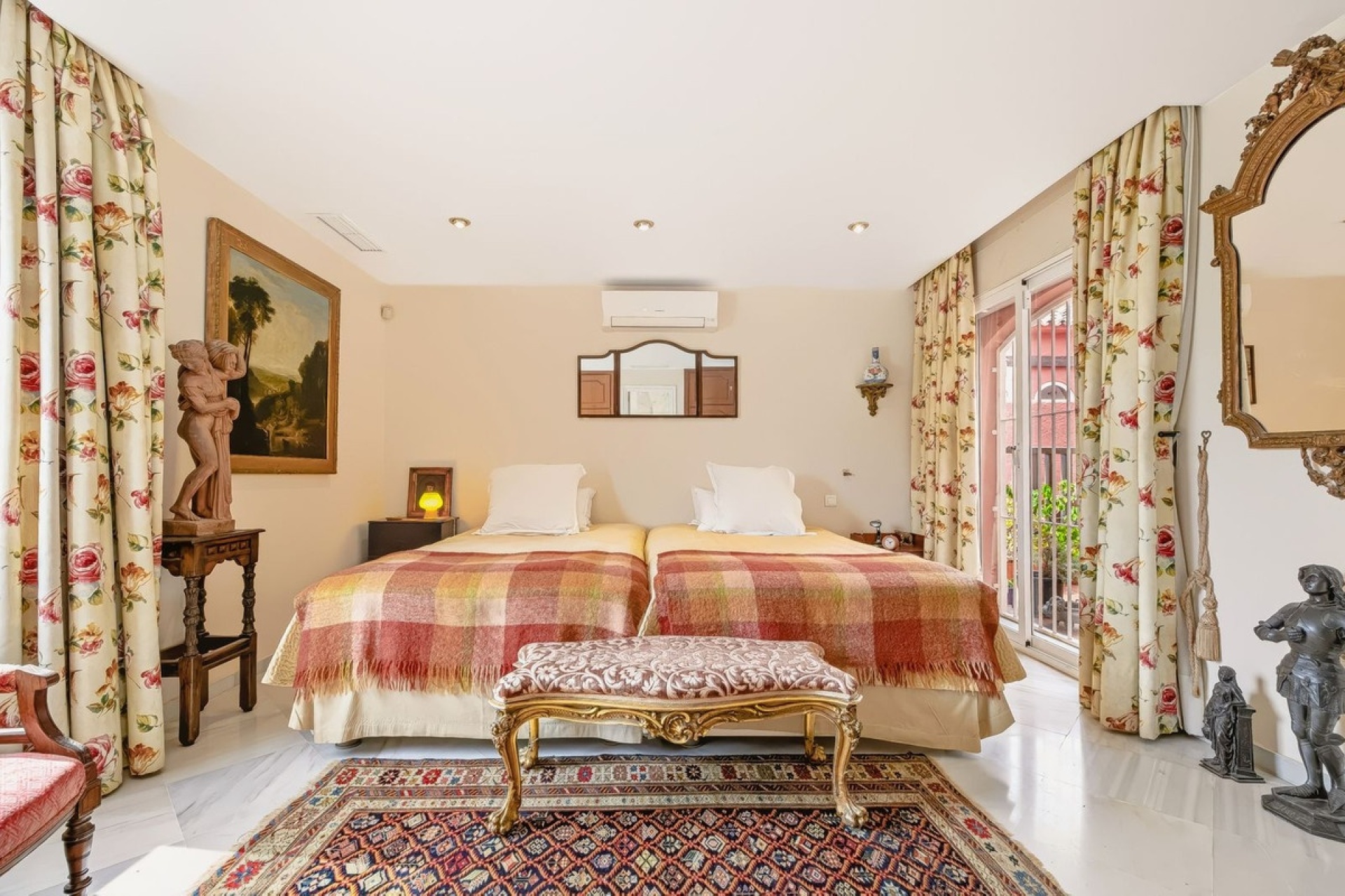 Resale - Town house - Marbella - Nueva Andalucía