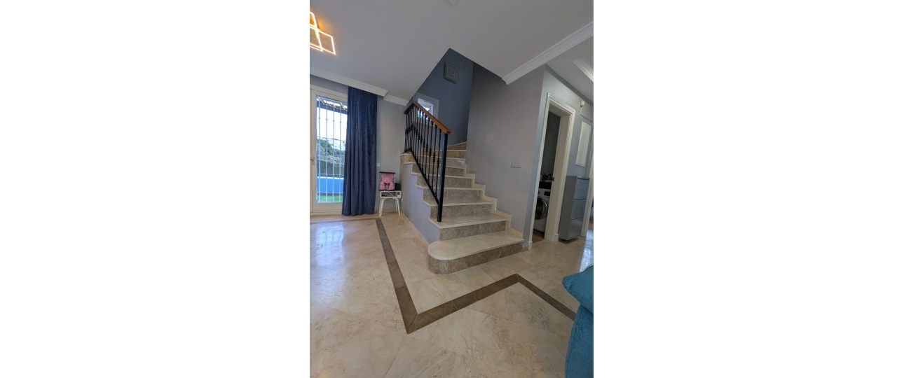 Resale - Town house - Marbella - Nueva Andalucía