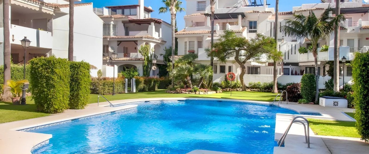 Resale - Town house - Marbella - Nueva Andalucía