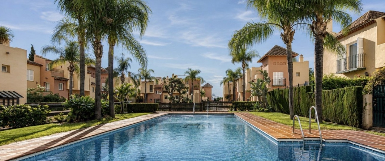 Resale - Town house - Marbella - Puerto Banús