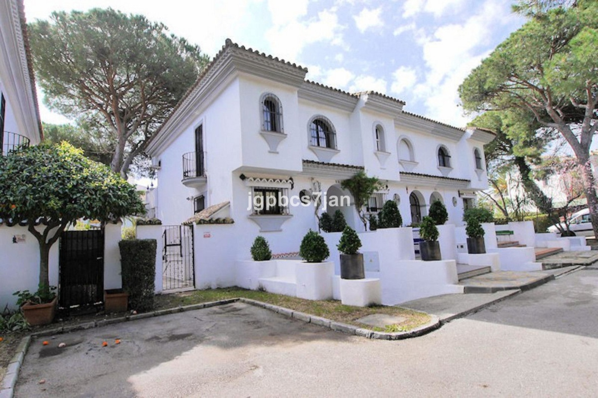 Resale - Town house - Marbella - Puerto de Cabopino