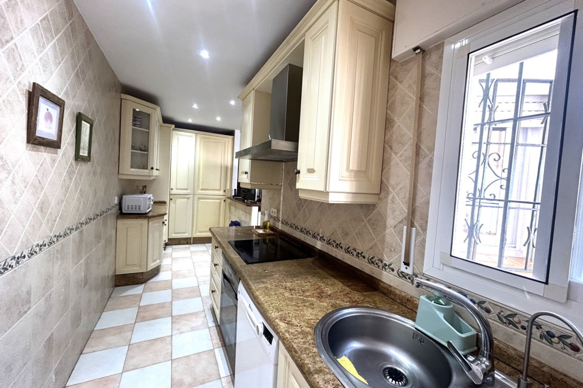 Resale - Town house - Marbella - San Pedro de Alcántara