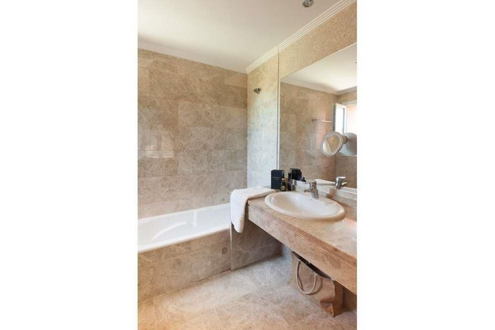 Resale - Town house - Marbella - Santa Clara