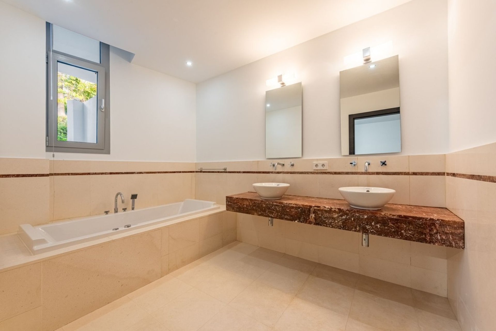 Resale - Town house - Marbella - The Golden Mile
