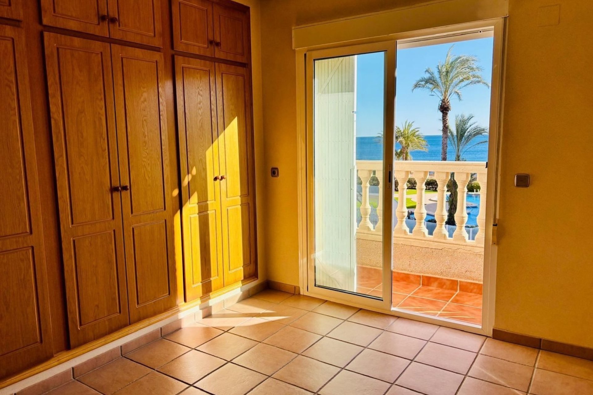 Resale - Town house - Orihuela - Mil Palmeras