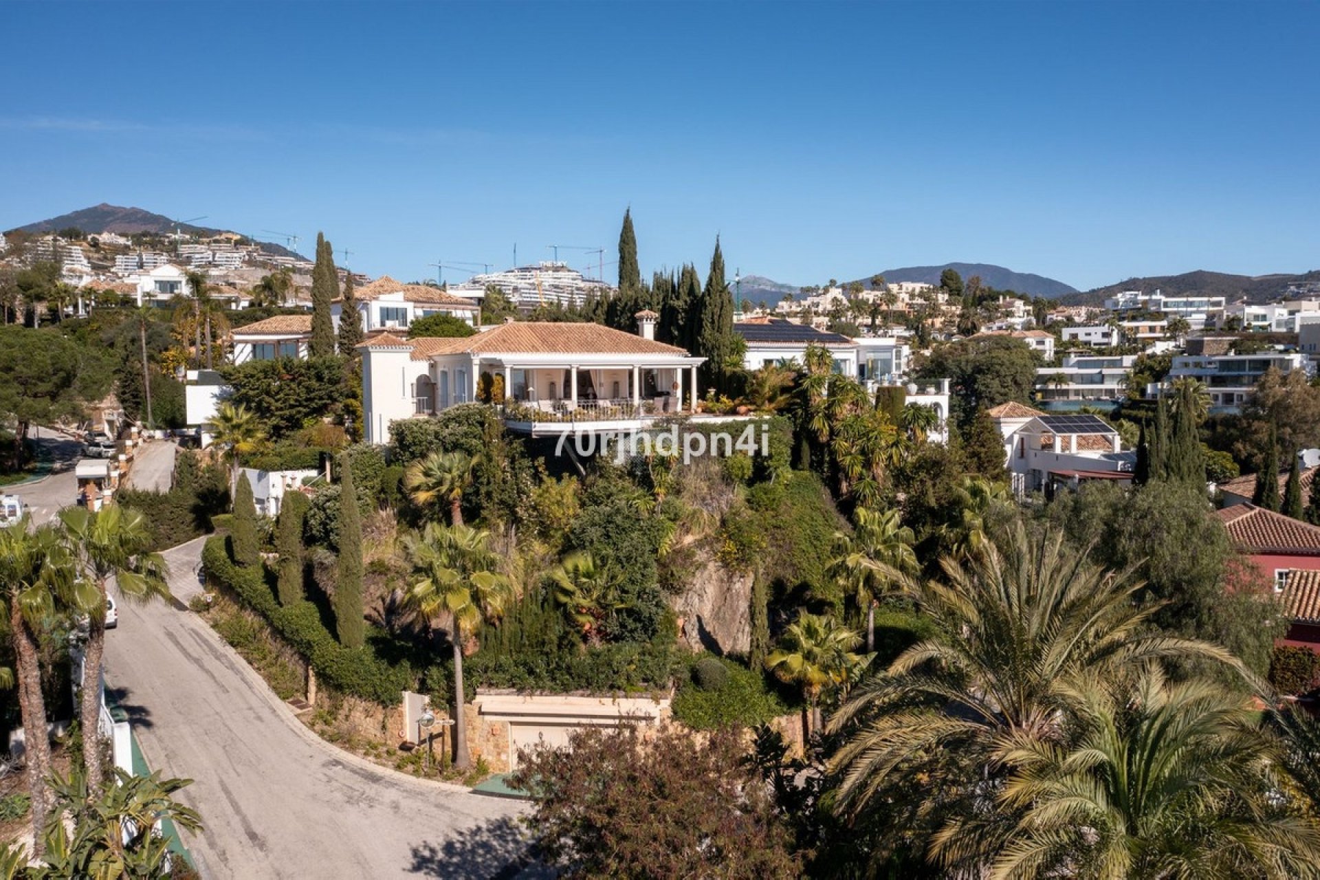 Resale - Villa - Benahavís - Benahavís Centro