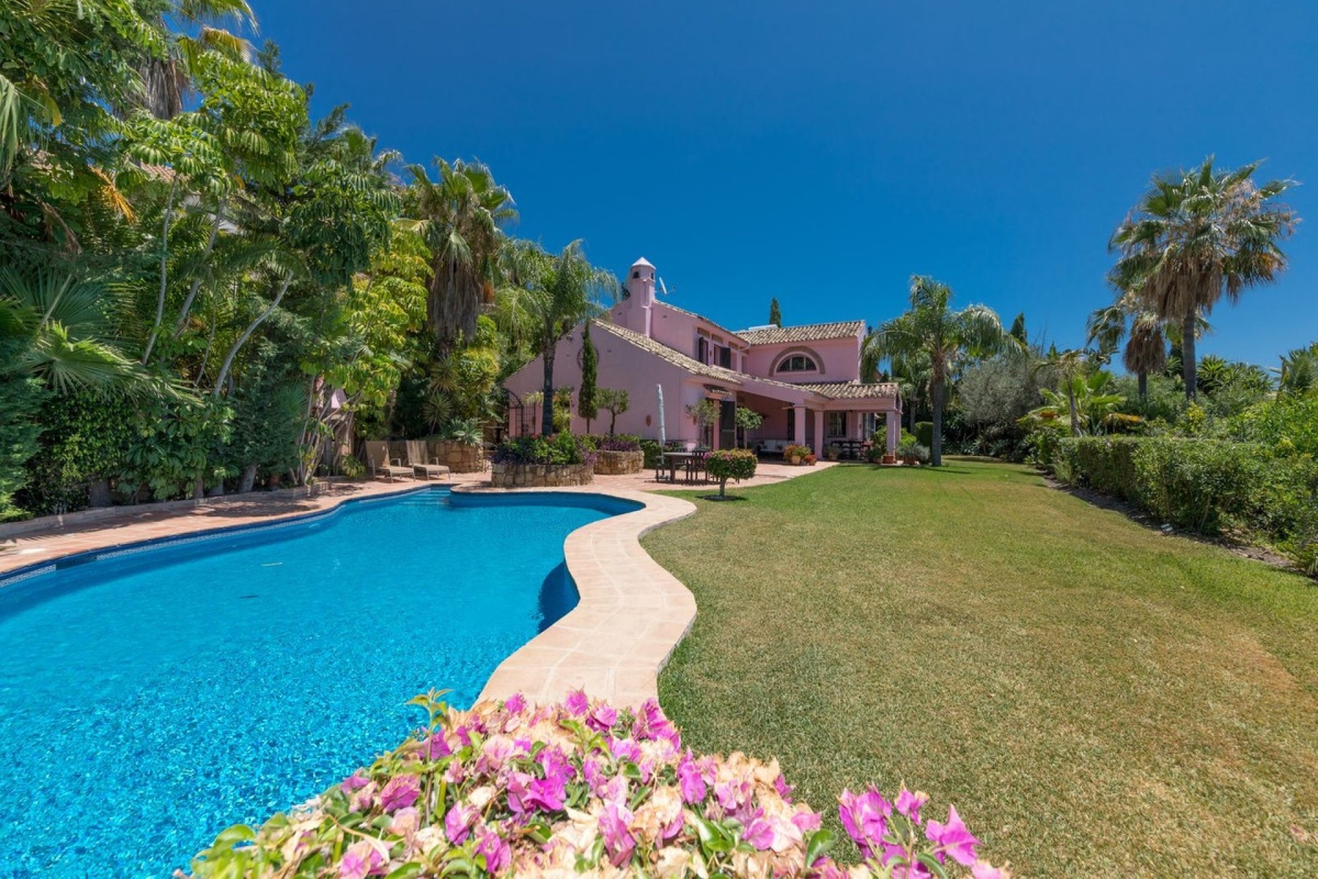 Resale - Villa - Benahavís - Benahavís Centro
