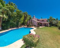 Resale - Villa - Benahavís - Benahavís Centro