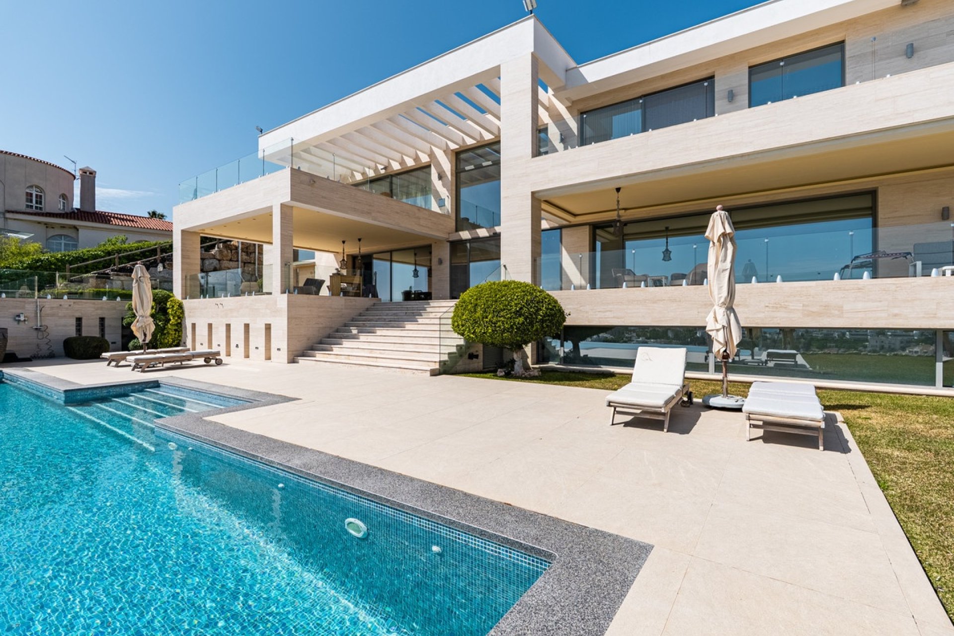 Resale - Villa - Benahavís - Benahavís Centro