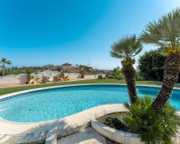 Resale - Villa - Benahavís - Benahavís Centro