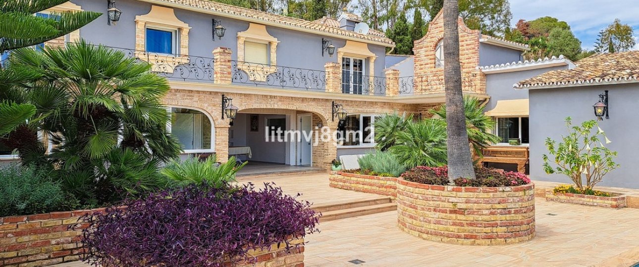 Resale - Villa - Benahavís - Benahavís Centro