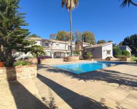 Resale - Villa - Benahavís - Benahavís Centro