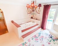 Resale - Villa - Benahavís - Benahavís Centro