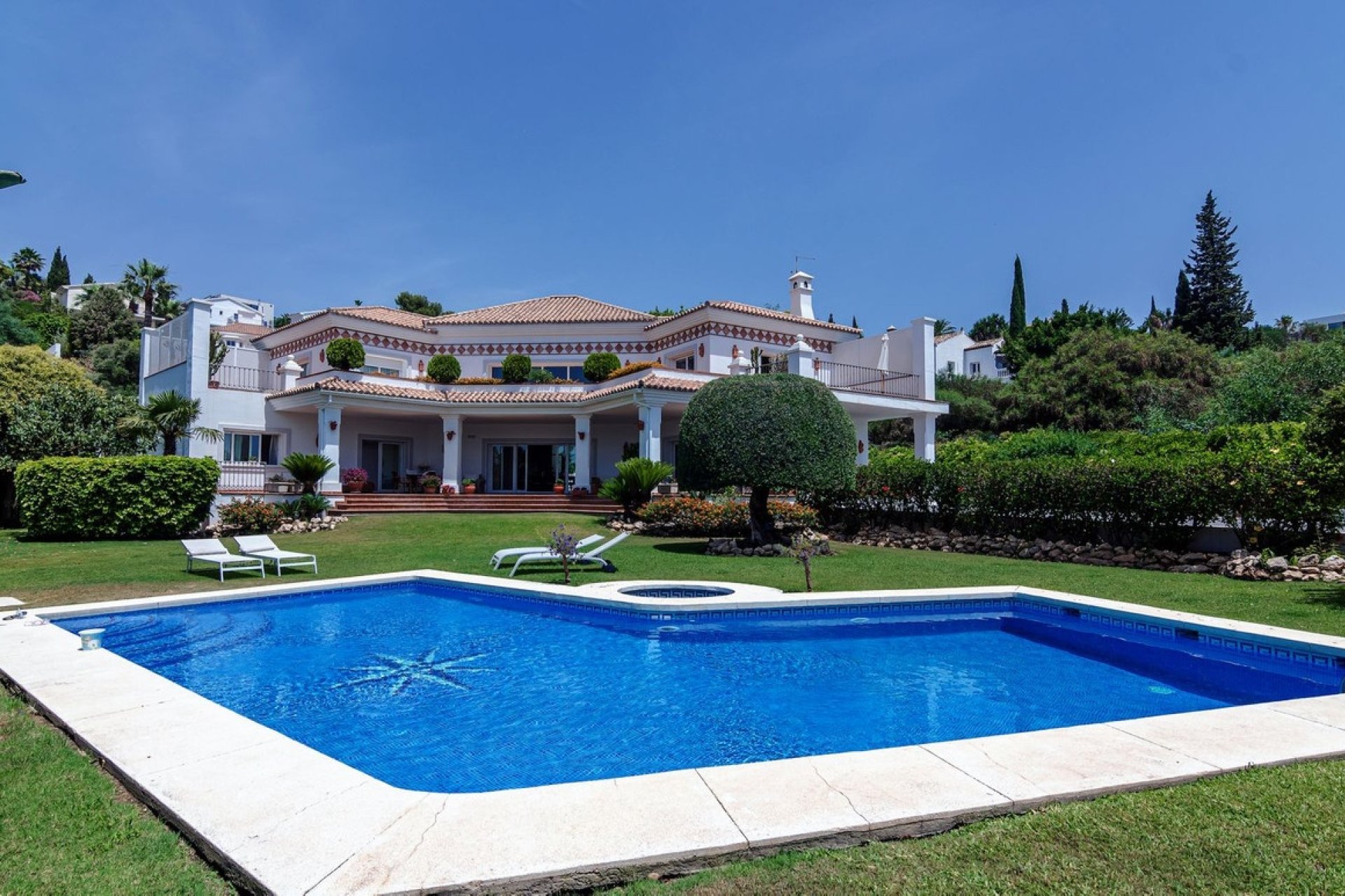 Resale - Villa - Benahavís - Benahavís Centro