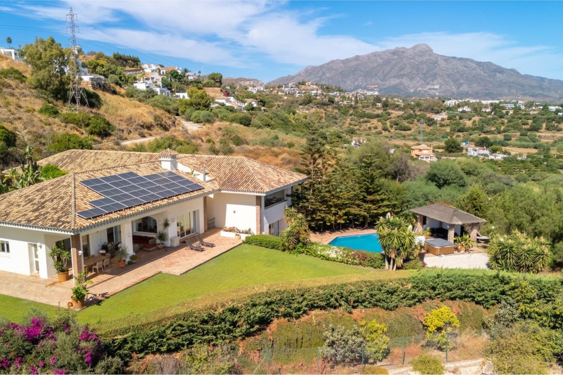 Resale - Villa - Benahavís - Benahavís Centro