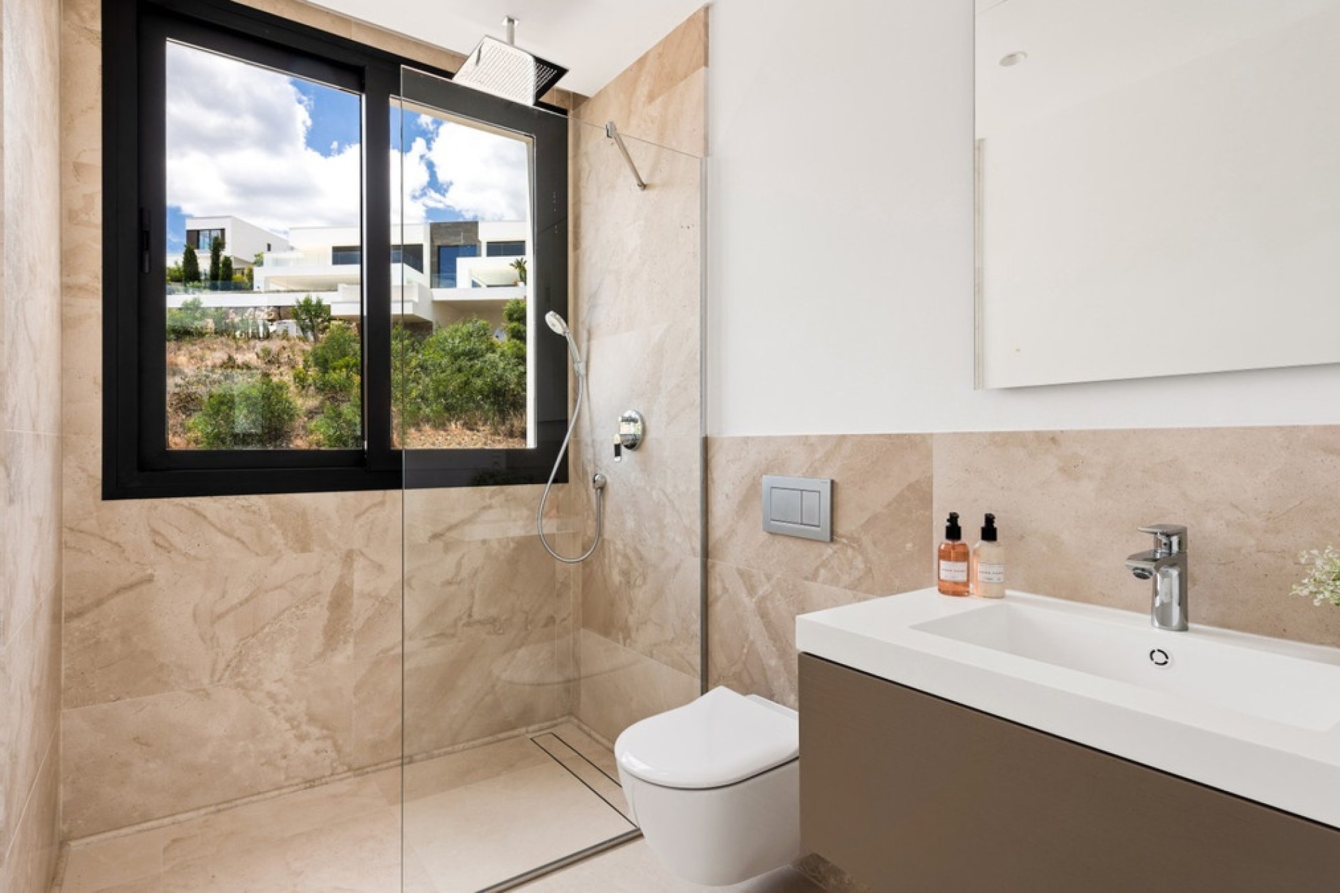 Resale - Villa - Benahavís - Benahavís Centro