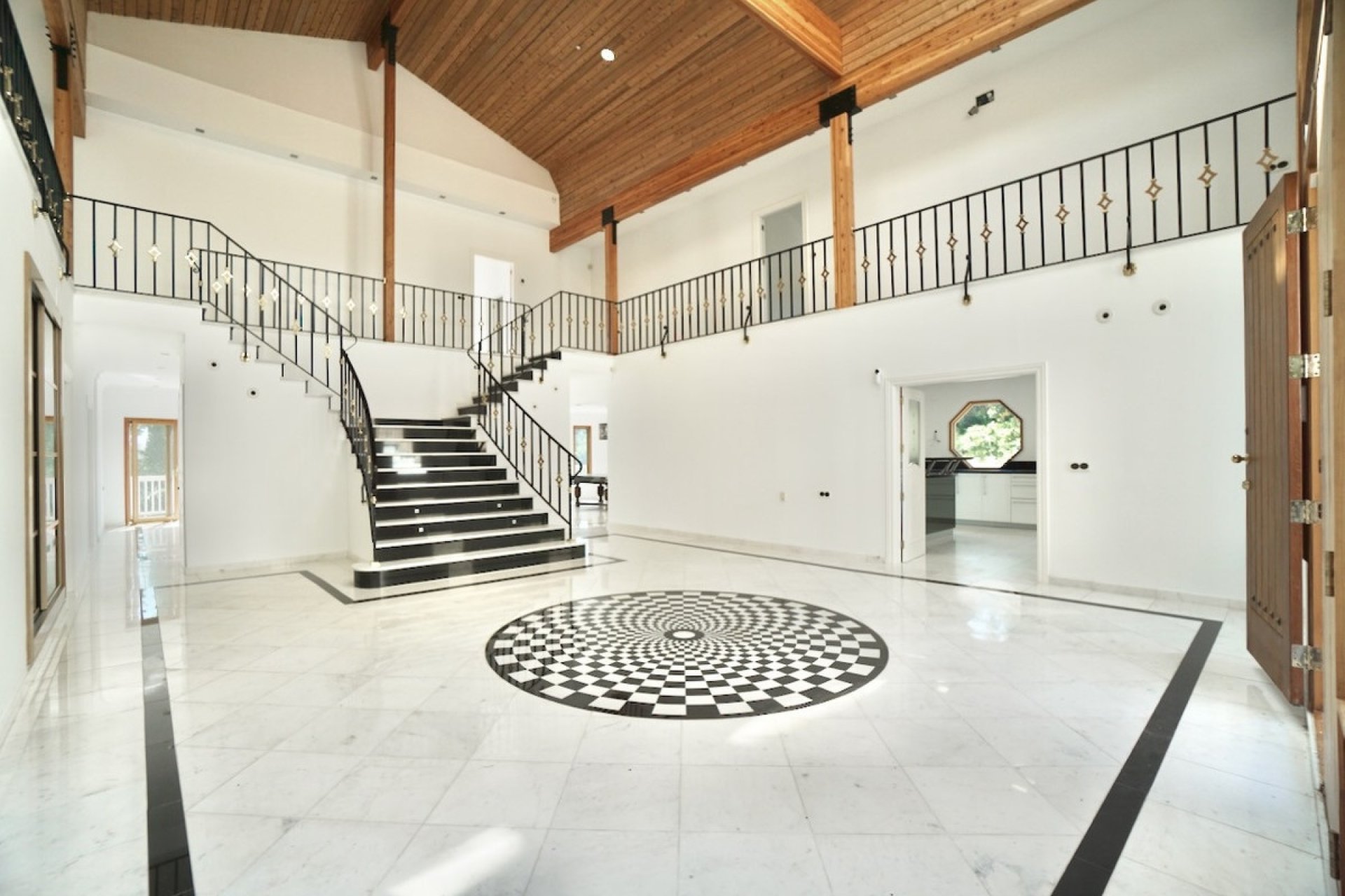 Resale - Villa - Benahavís - Benahavís Centro