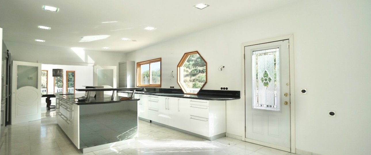 Resale - Villa - Benahavís - Benahavís Centro
