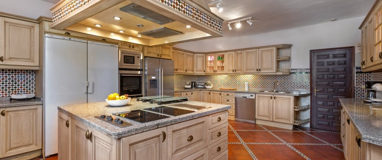 Resale - Villa - Benahavís - Benahavís Centro