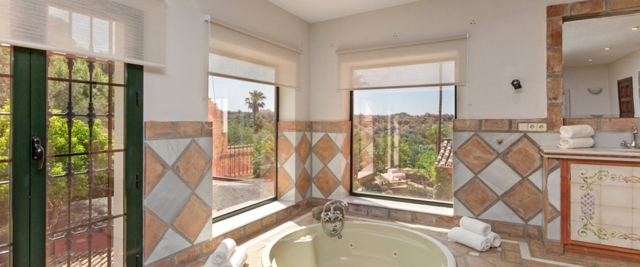 Resale - Villa - Benahavís - Benahavís Centro