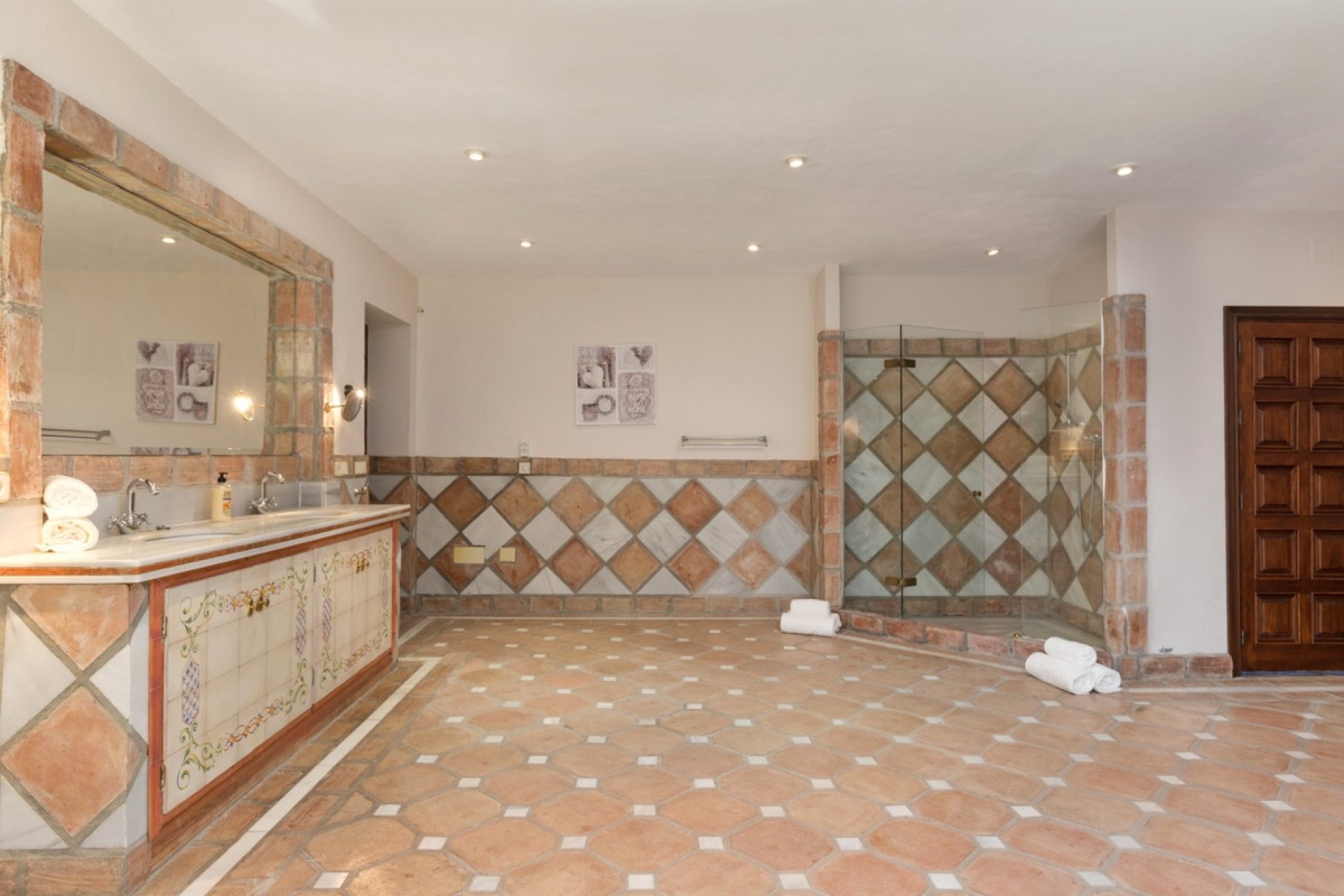Resale - Villa - Benahavís - Benahavís Centro