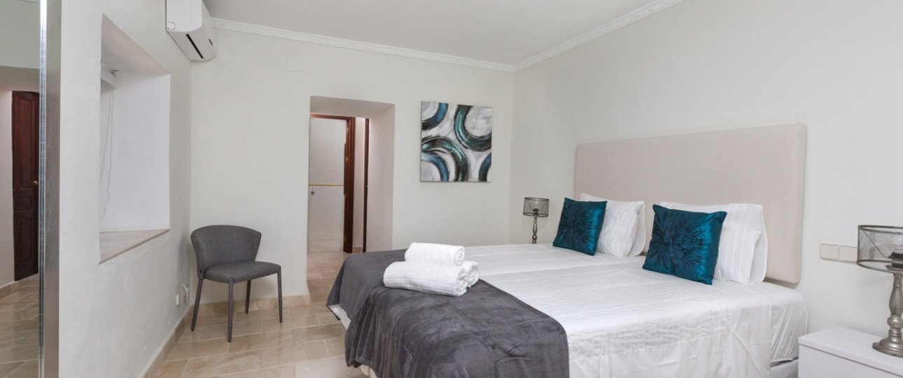 Resale - Villa - Benahavís - Benahavís Centro
