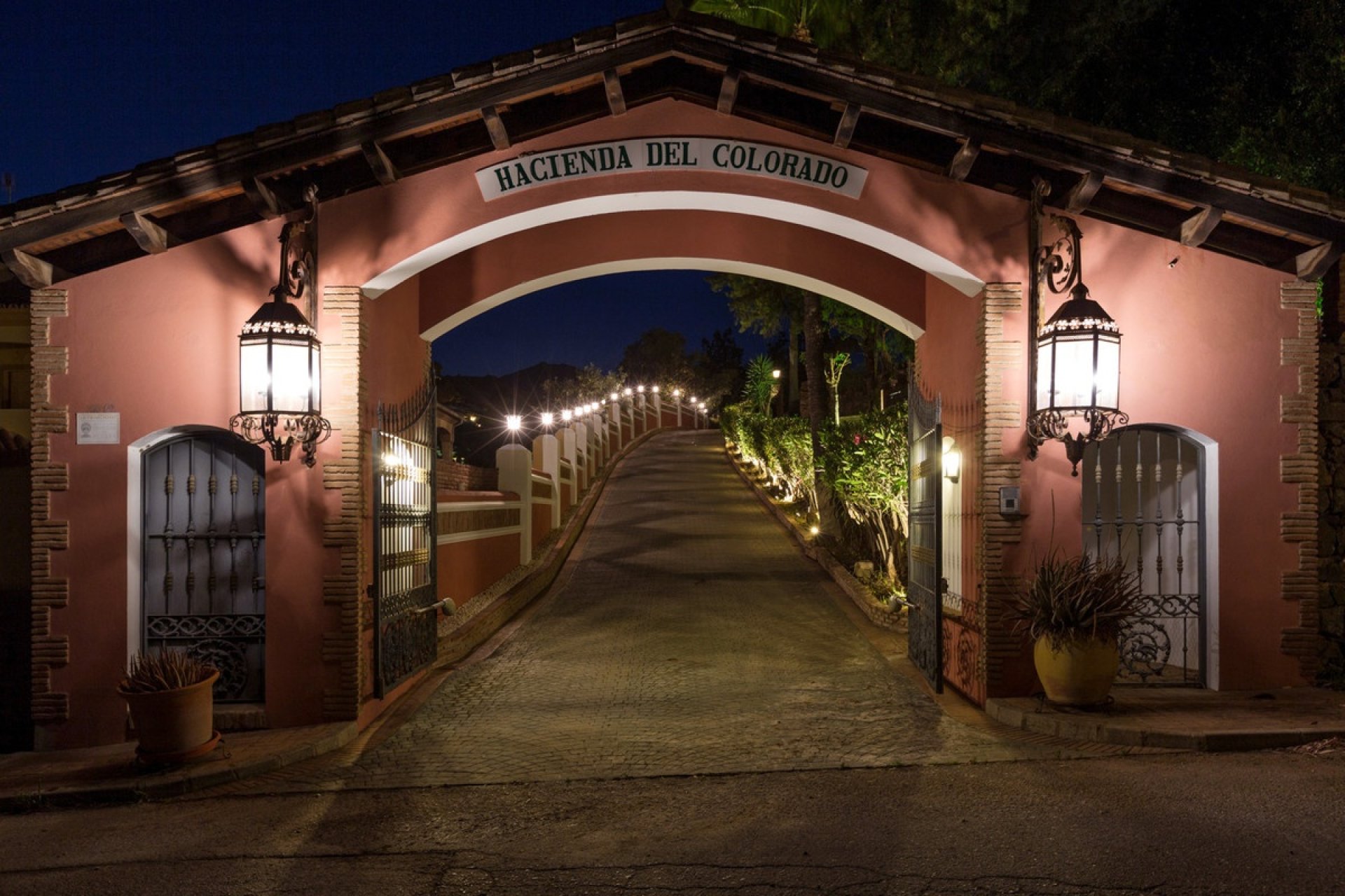 Resale - Villa - Benahavís - Benahavís Centro