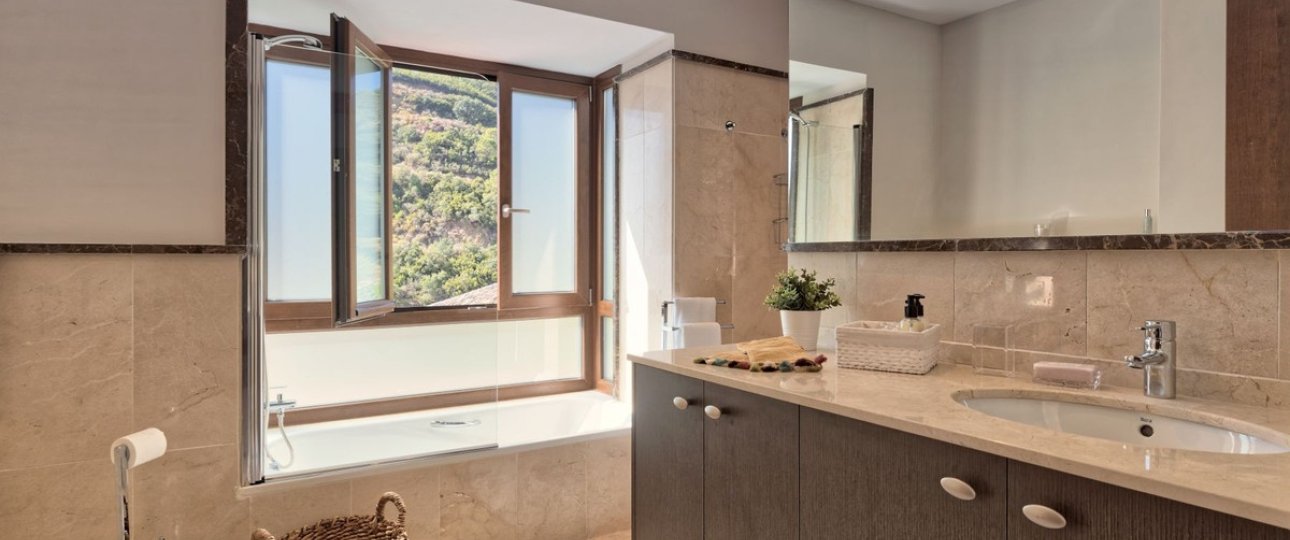 Resale - Villa - Benahavís - Benahavís Centro