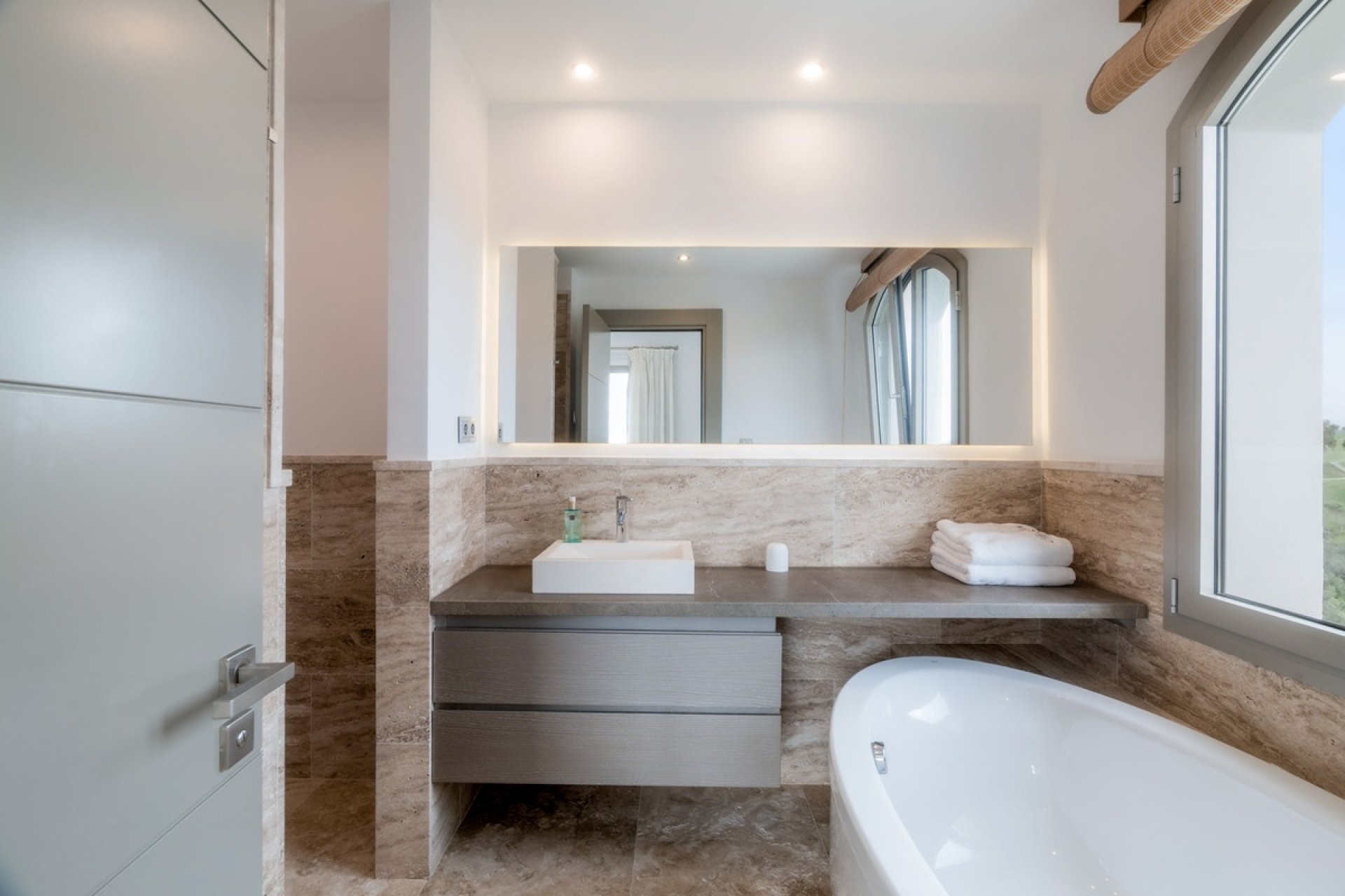 Resale - Villa - Benahavís - Benahavís Centro