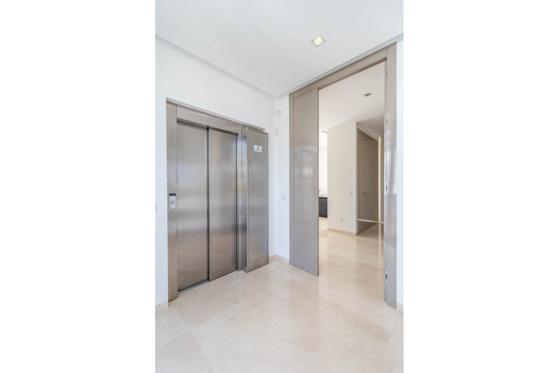Resale - Villa - Benahavís - Benahavís Centro
