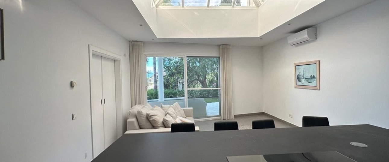 Resale - Villa - Benahavís - Benahavís Centro