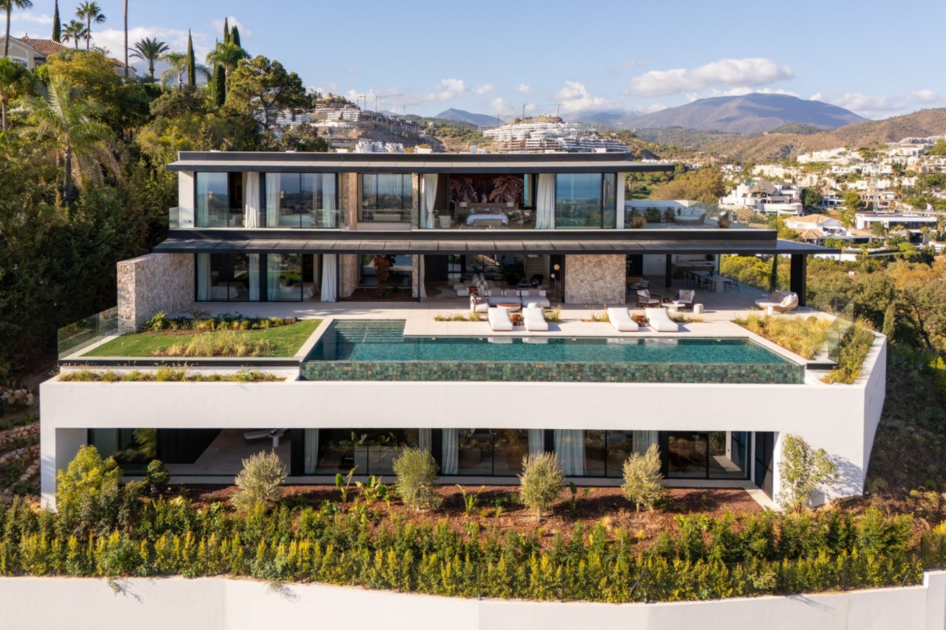 Resale - Villa - Benahavís - Benahavís Centro