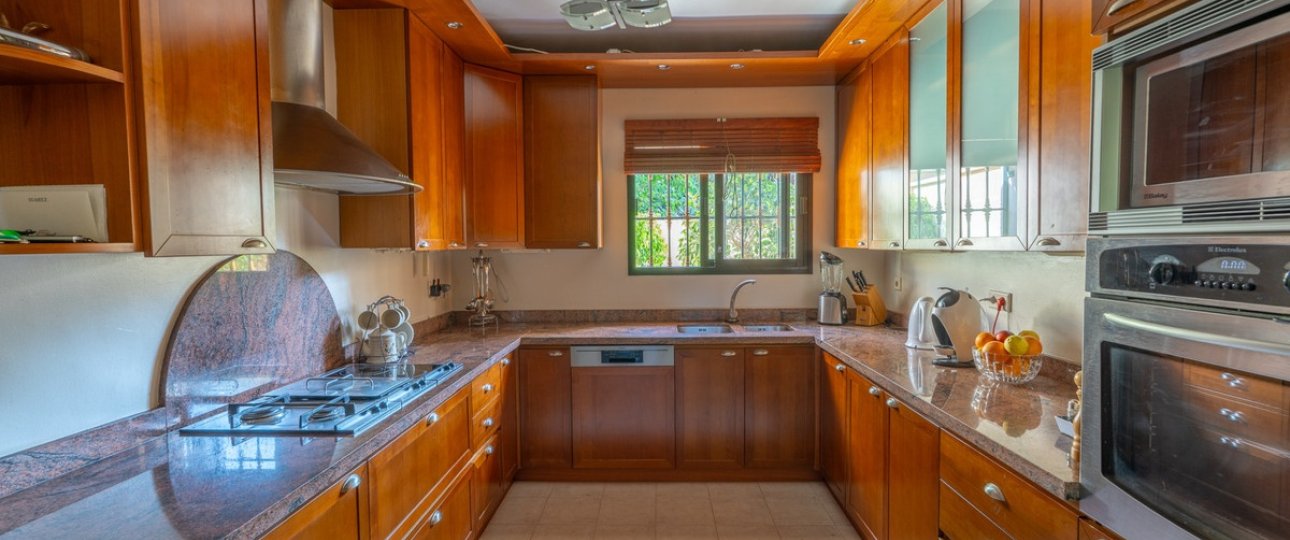 Resale - Villa - Benahavís - Benahavís Centro