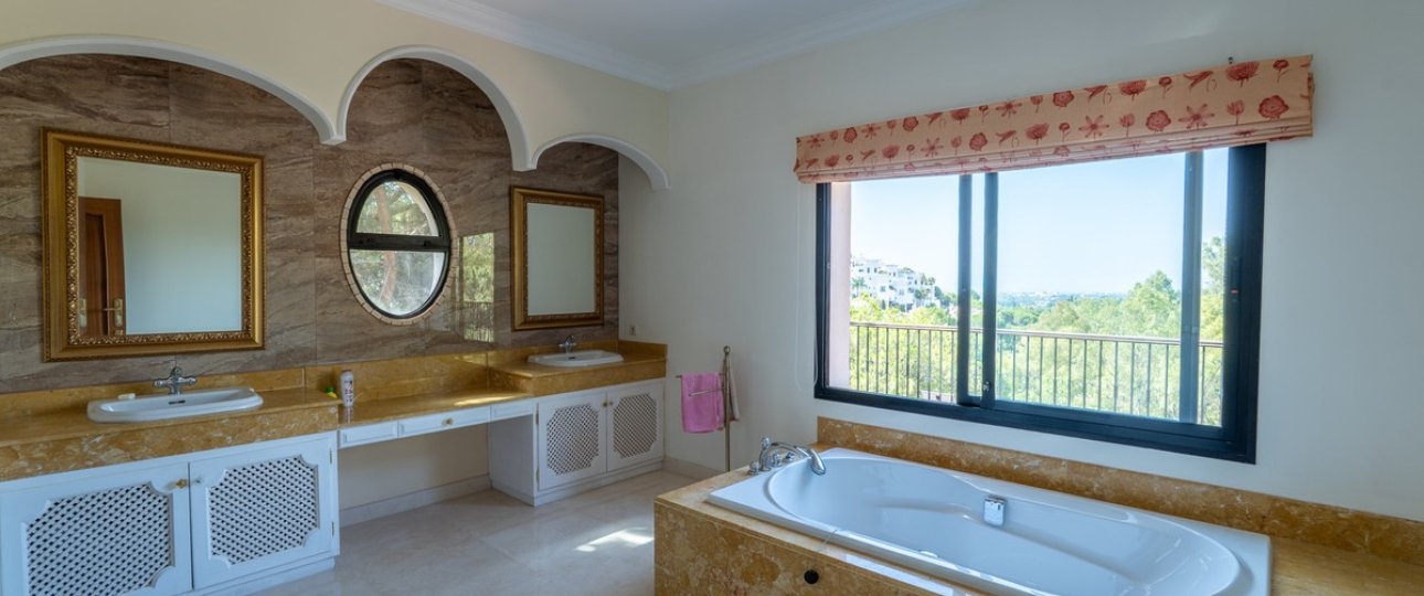 Resale - Villa - Benahavís - Benahavís Centro