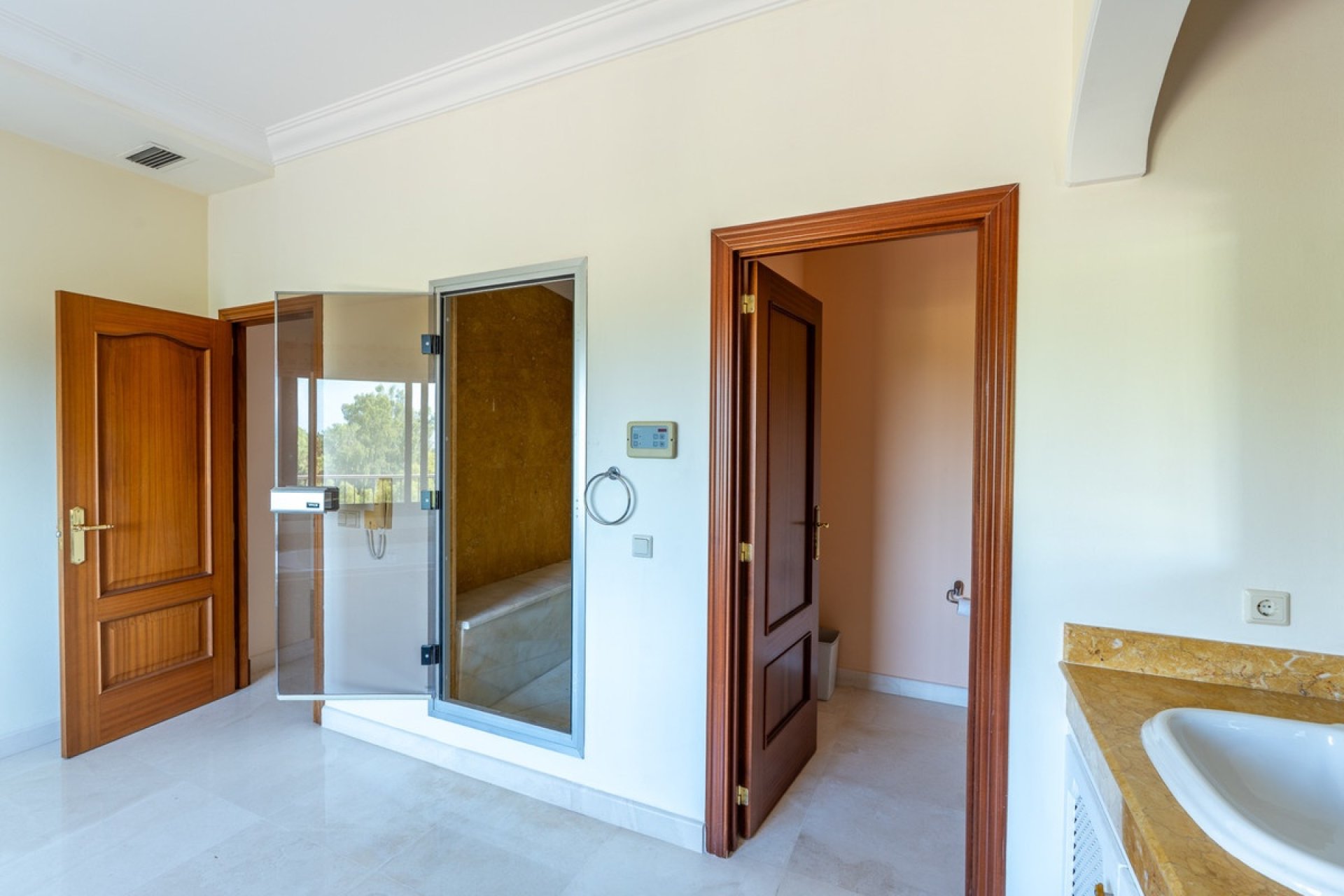 Resale - Villa - Benahavís - Benahavís Centro