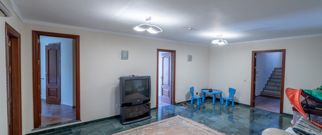Resale - Villa - Benahavís - Benahavís Centro