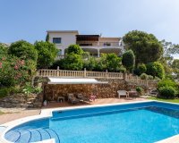 Resale - Villa - Benahavís - Benahavís Centro