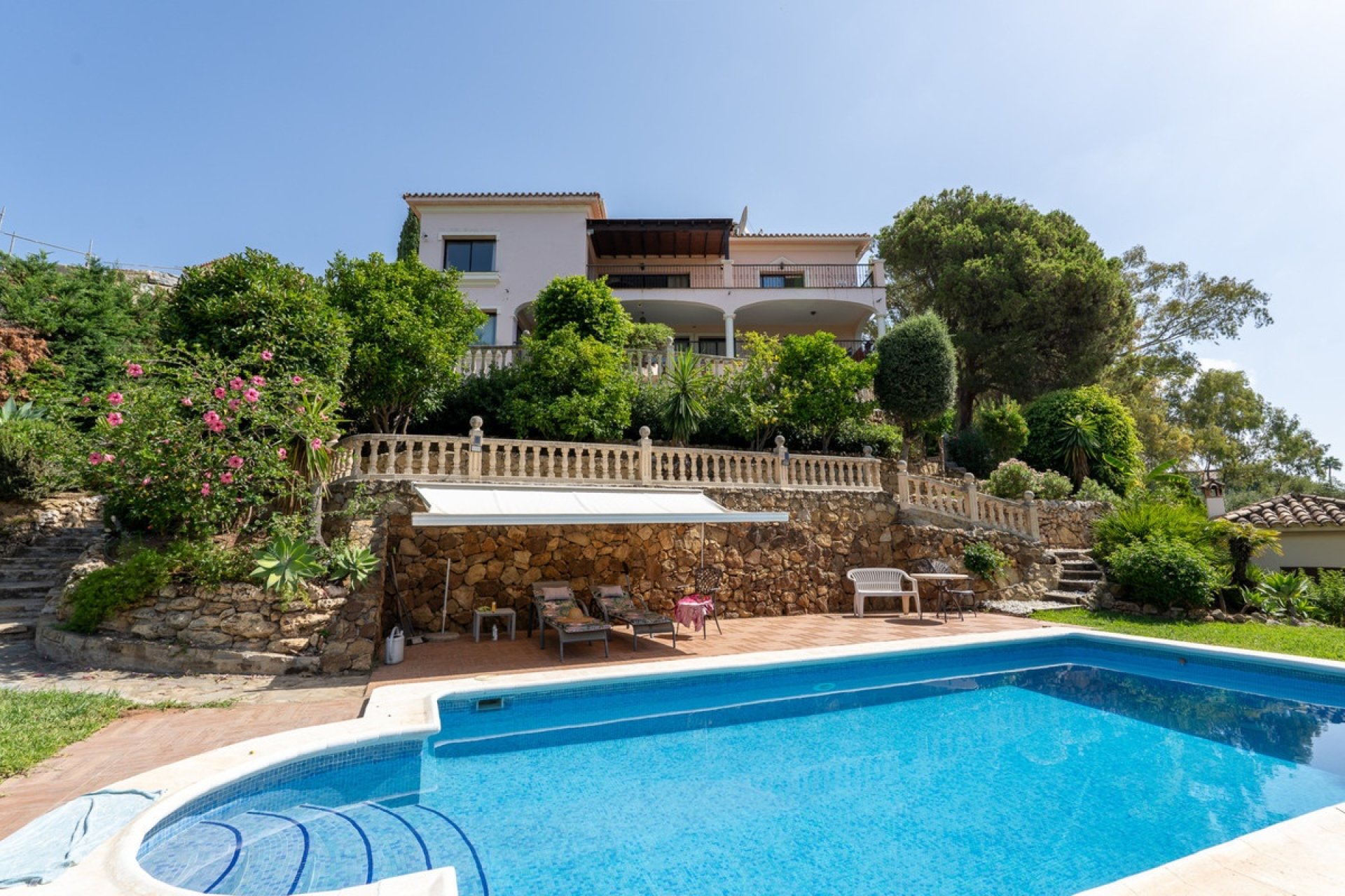 Resale - Villa - Benahavís - Benahavís Centro