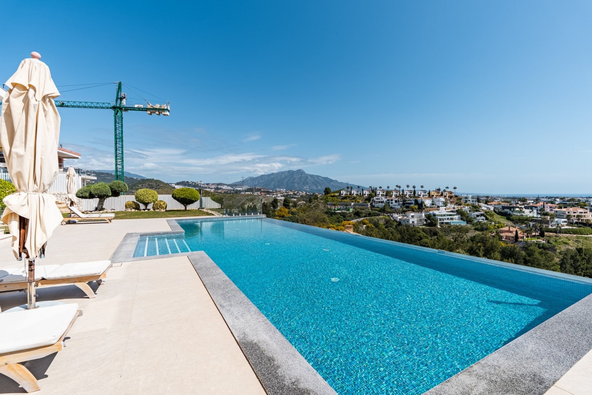 Resale - Villa - Benahavís - Benahavís Centro