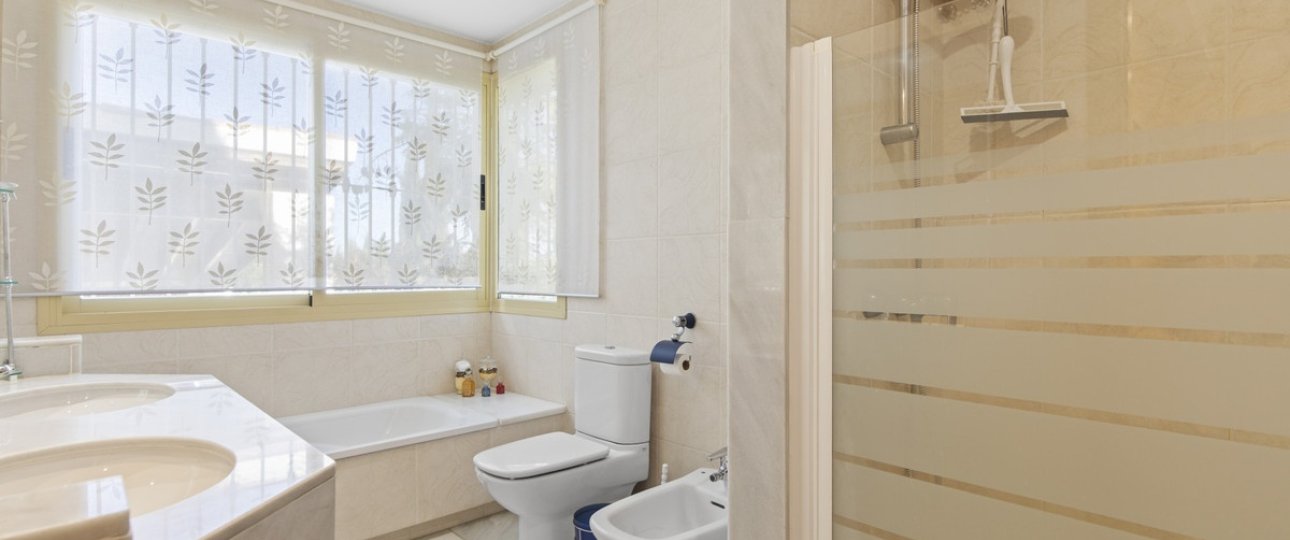 Resale - Villa - Benahavís - Benahavís Centro