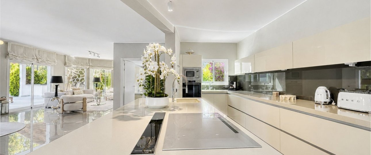 Resale - Villa - Benahavís - Benahavís Centro