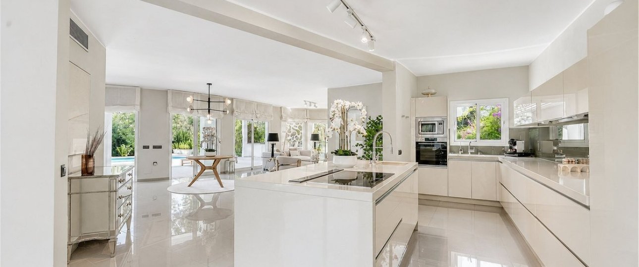 Resale - Villa - Benahavís - Benahavís Centro