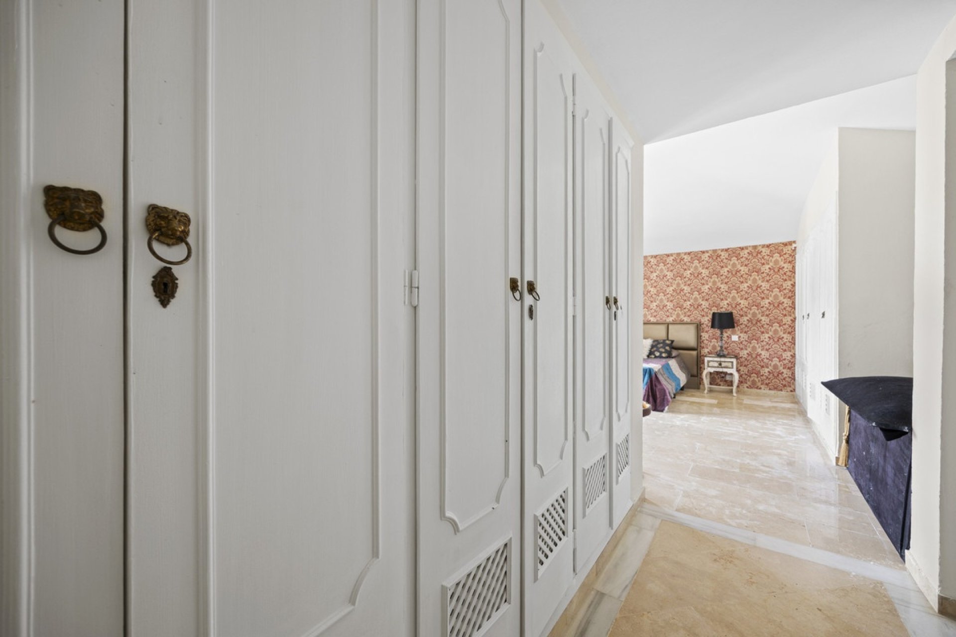 Resale - Villa - Benahavís - Benahavís Centro