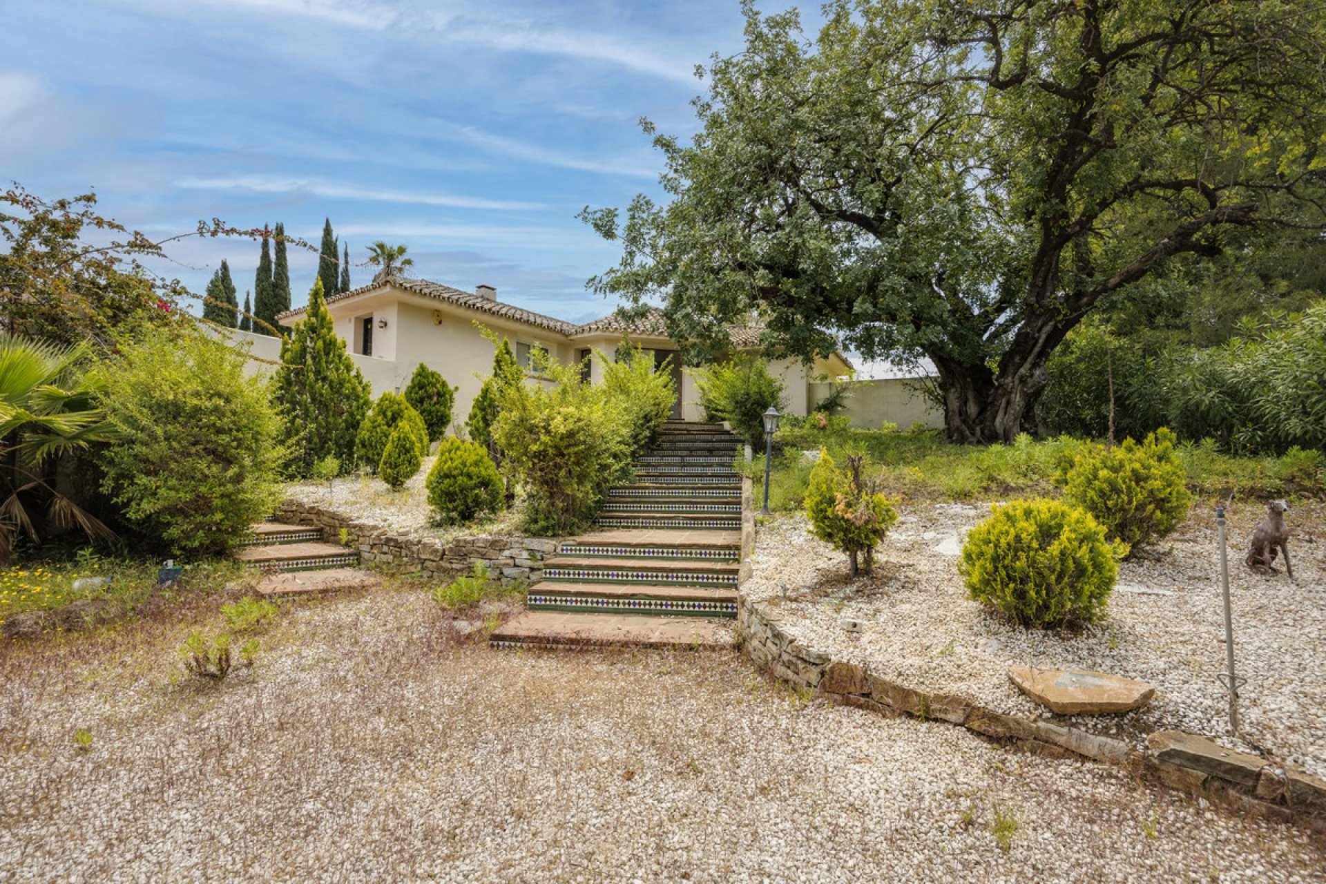 Resale - Villa - Benahavís - Benahavís Centro