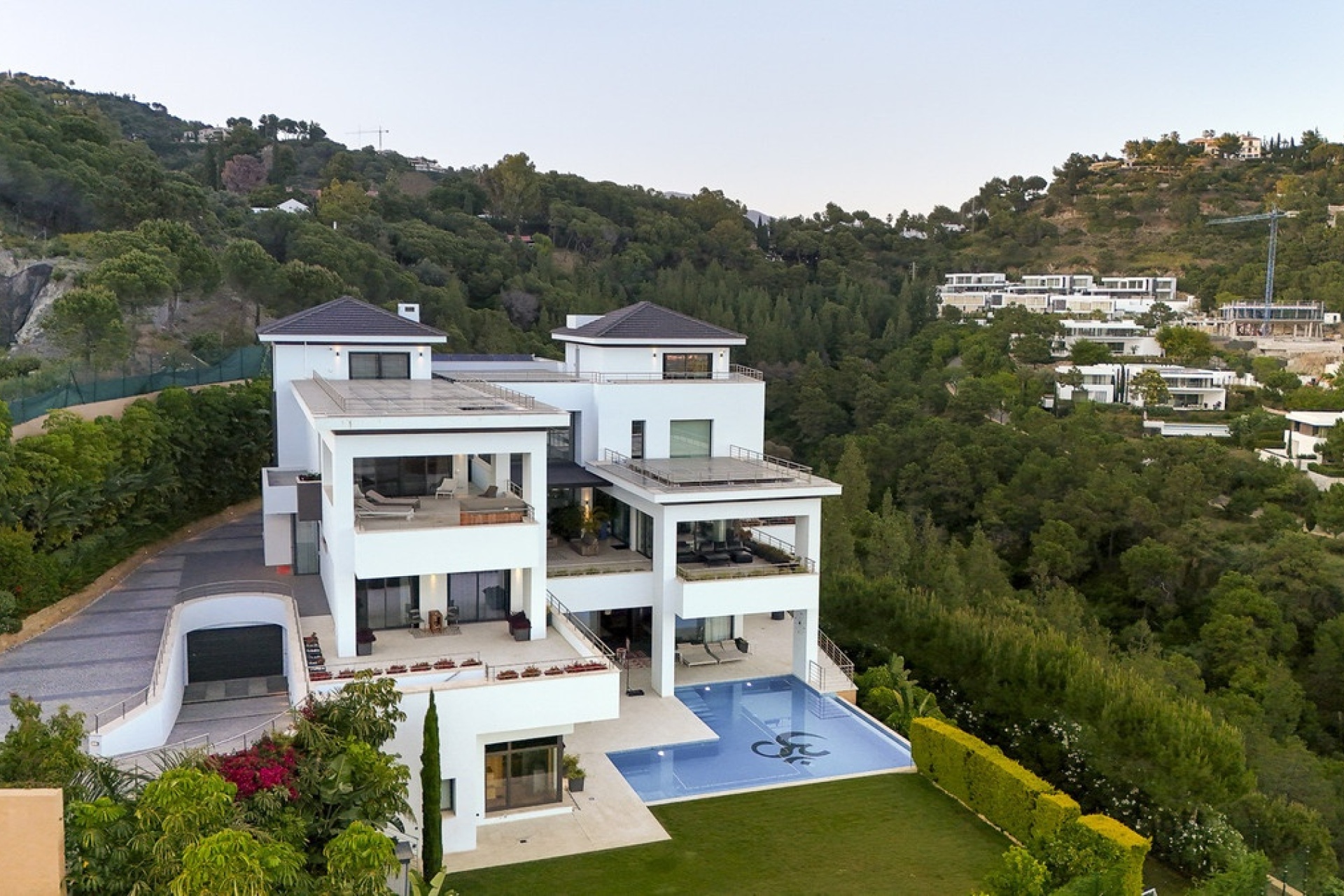 Resale - Villa - Benahavís - Benahavís Centro