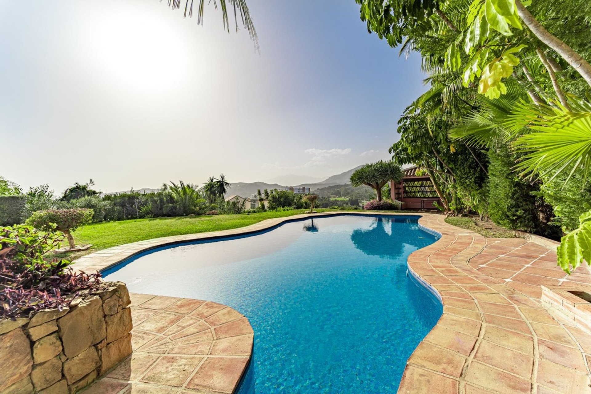 Resale - Villa - Benahavís - Benahavís Centro