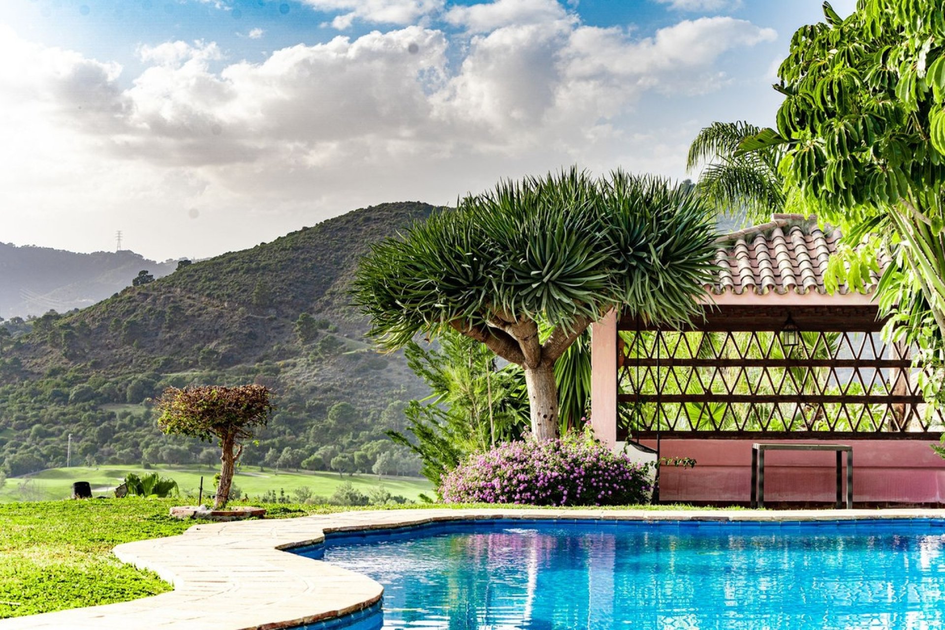 Resale - Villa - Benahavís - Benahavís Centro
