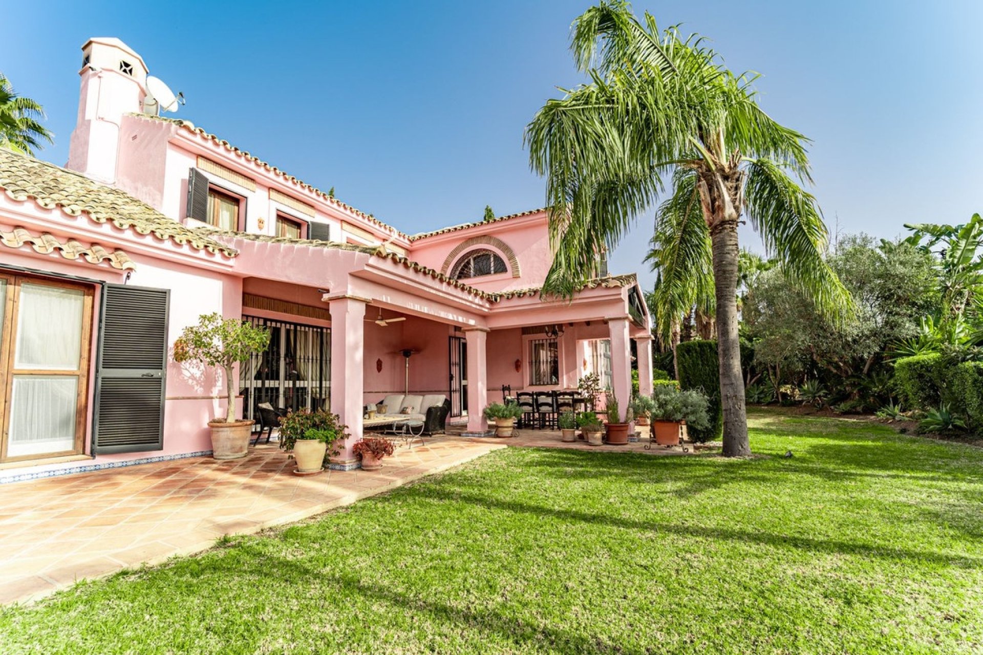 Resale - Villa - Benahavís - Benahavís Centro