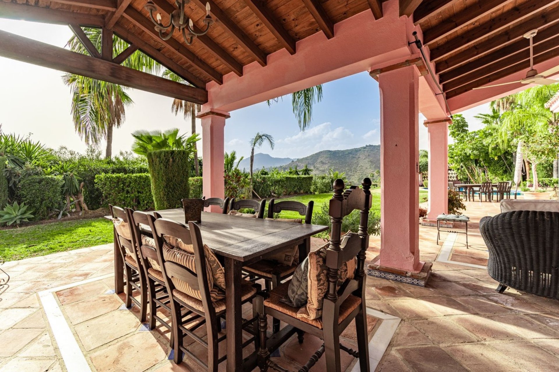 Resale - Villa - Benahavís - Benahavís Centro